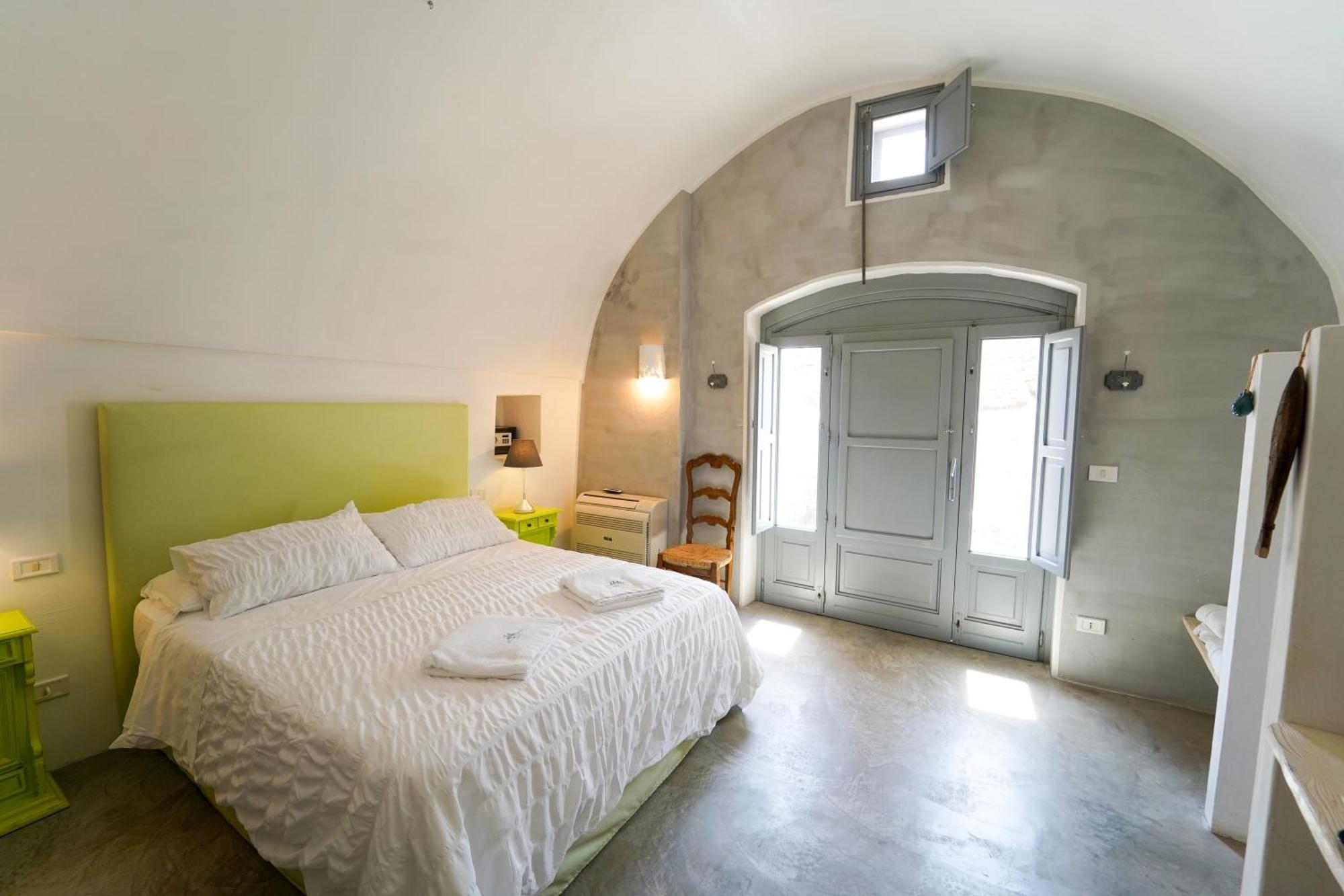 Pesce Bed & Breakfast 2*